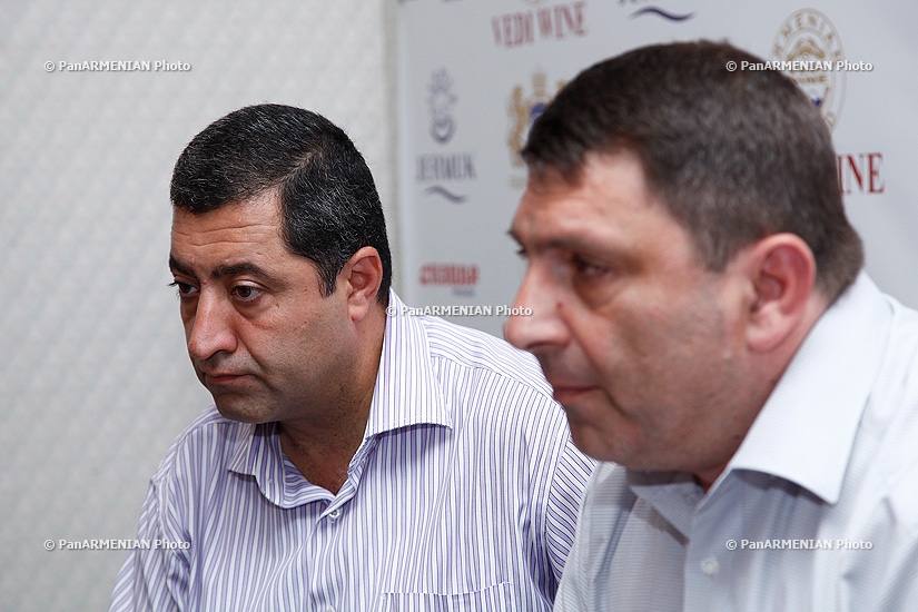 Press conference of Liparid Simonyan and Arayik Alvandyan, advocates of security officers Artak Barseghyan and Khachik Bakhbudaryan