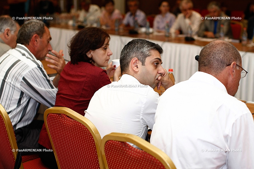 Общественные обсуждения на тему Посягательства на общечеловеческие ценности и правозащитников в Армении; стратегия борьбы с подобными проявлениями