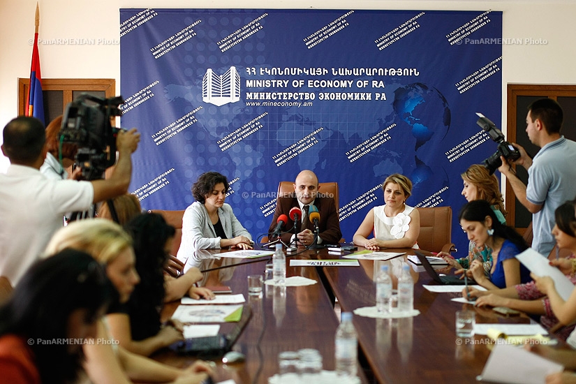 Press conference of Mekhak Apresyan, Nune Manukyan and Gayane Dallakyan