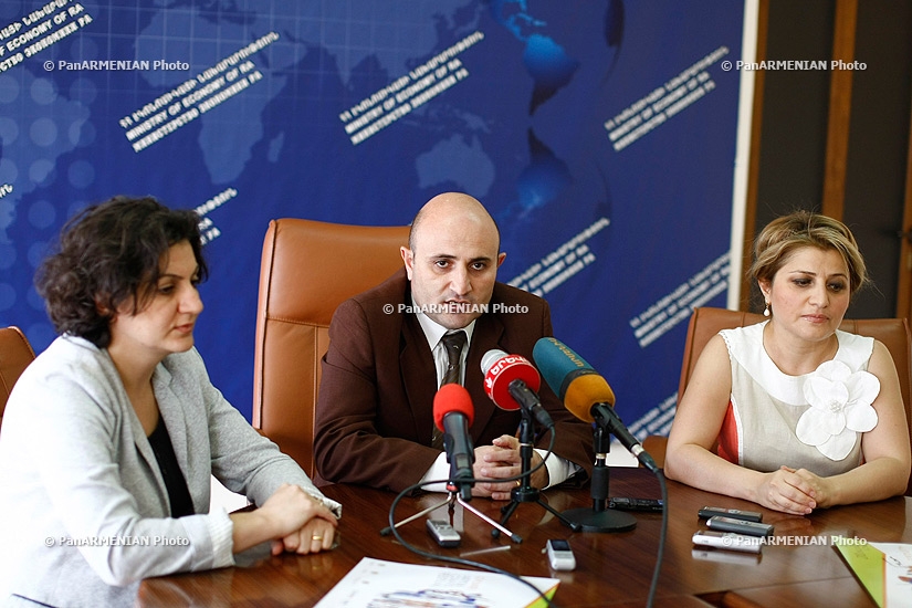 Press conference of Mekhak Apresyan, Nune Manukyan and Gayane Dallakyan