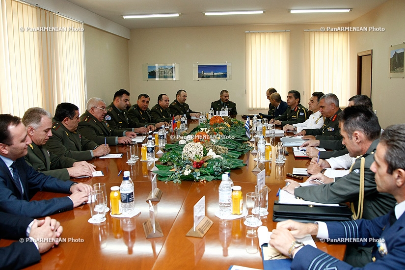 Armenia and Greece sign defense cooperation program for 2014