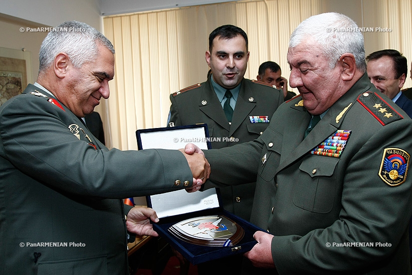 Երևանում ստորագրվեց ռազմական ոլորտում հայ-հունական գործակցության 2014թ. ծրագիրը