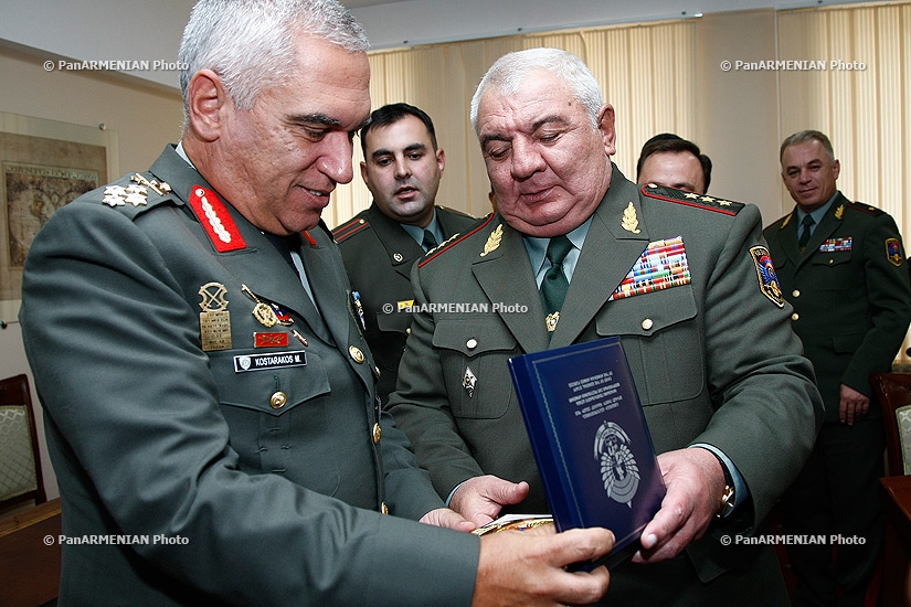 Армения и Греция подписали программу военного сотрудничества на 2014 год