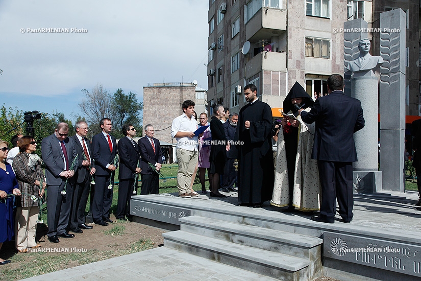 Monument to Armenian lieutenant Gurgen Margaryan unveiled in Yerevan 