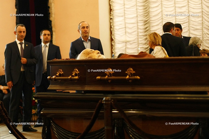 Funeral of acclaimed Armenian actor Sos Sargsyan
