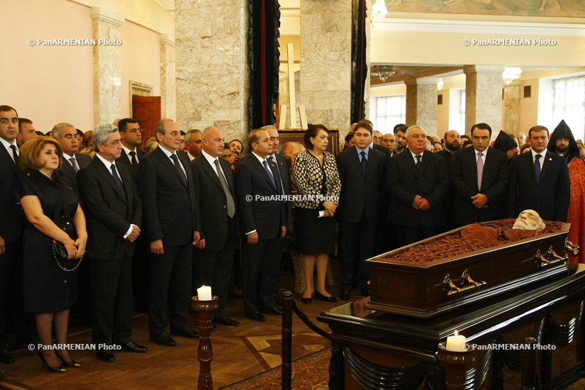 Funeral of acclaimed Armenian actor Sos Sargsyan