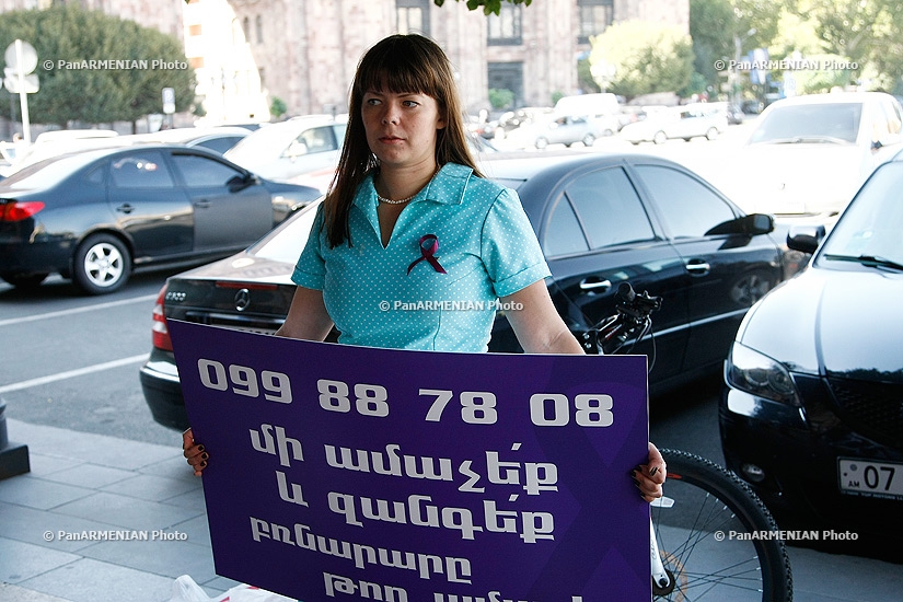 Coalition to Stop Violence Against Women handed over a letter  to  RA Prime Minister Tigran Sargsyan