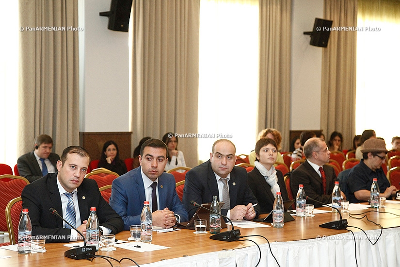 Дискуссия на тему: «Вызовы социально-экономическому развитию Армении»