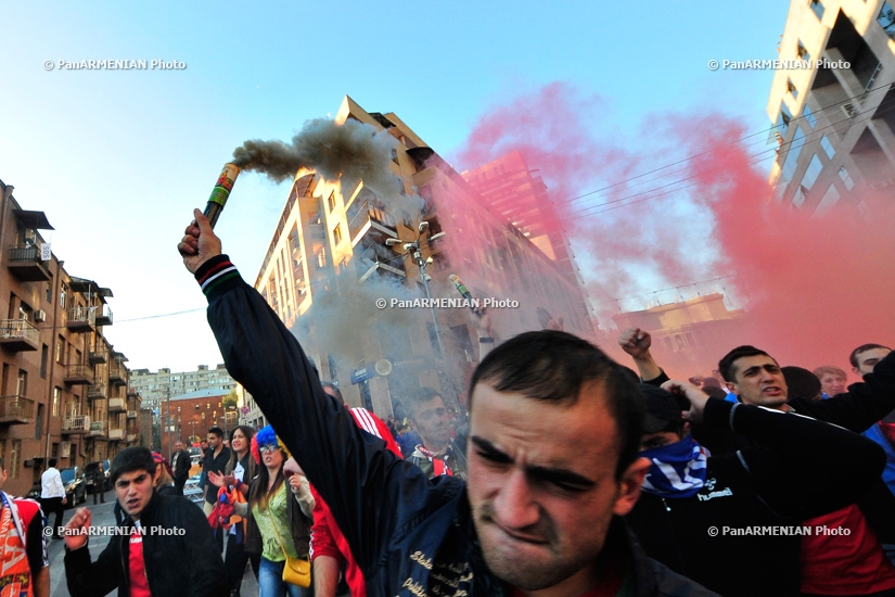 Football fans' march to Vazgen Sargsyan Stadium before Armenia-Bulgaria match