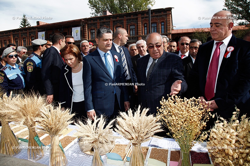 Премьер-министр Армении Тигран Саргсян принял участие в праздничных мероприятиях, посвященных Дню Гюмри