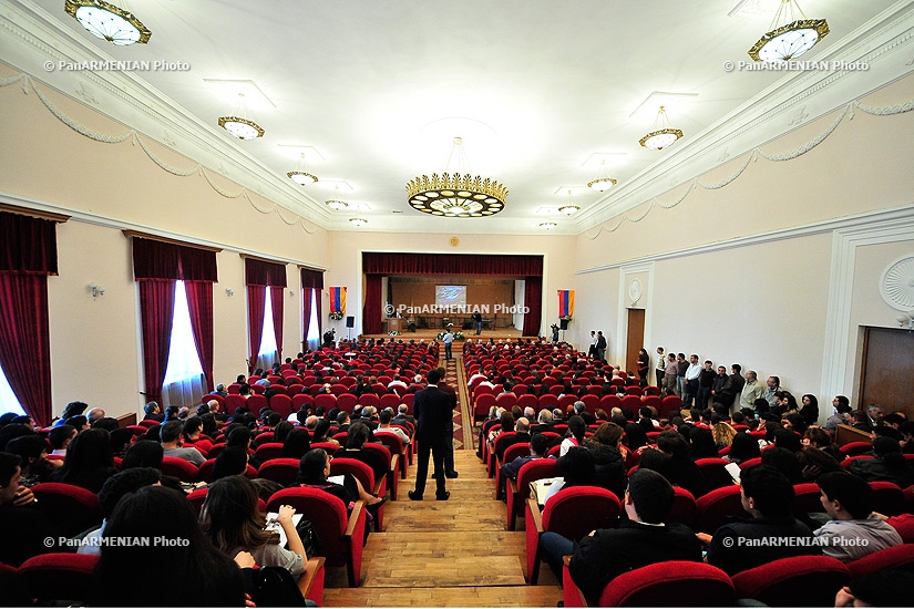 Торжественное заседание, посвященное 100-летию влиятельного политического деятеля Антона Кочиняна
