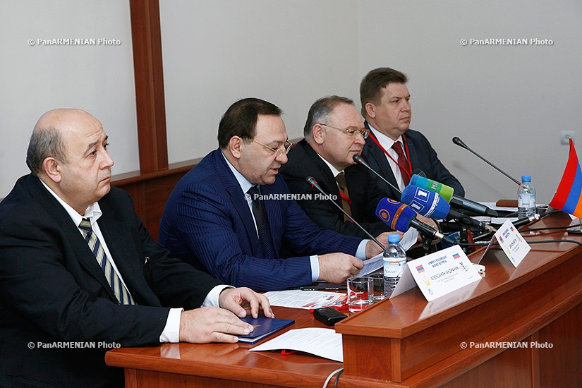 Agreement of cooperation signed between commerce and industry chambers of Yerevan and Leningrad 