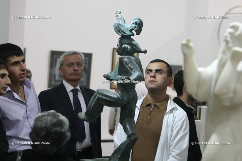 Քանդակագործ Յուրի Մինասյանի անհատական ցուցահանդեսի բացումը