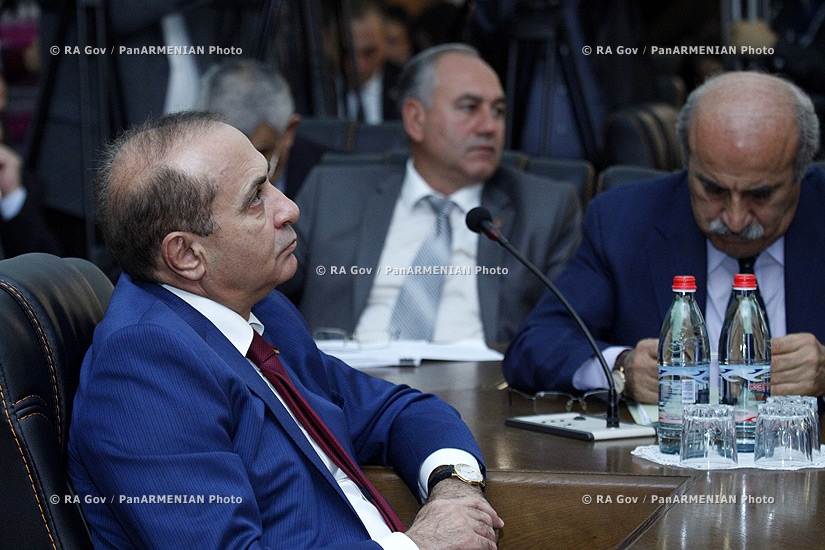 Правительство РА: Предварительные обсуждения проекта госбюджета РА на 2014 год в Национальном собрании