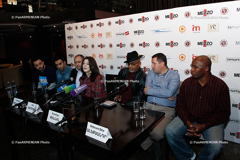 Press conference on blues week and performances of bluesman Toronzo Cannon 