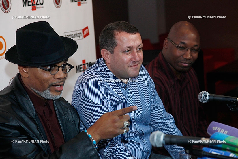Press conference on blues week and performances of bluesman Toronzo Cannon 