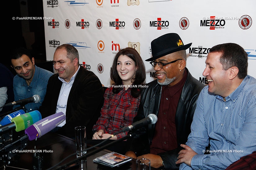 Press conference on blues week and performances of bluesman Toronzo Cannon 