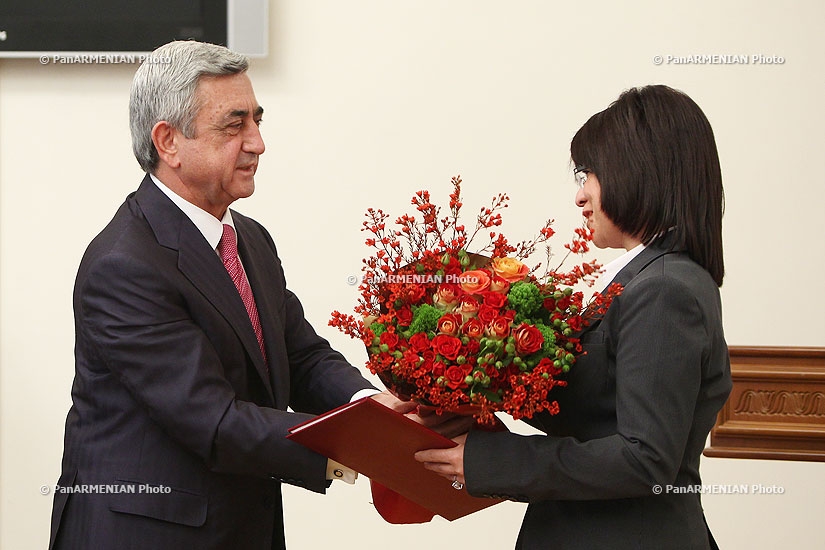 RA President Serzh Sargsyan holds a meeting at the Ministry of Territorial Administration