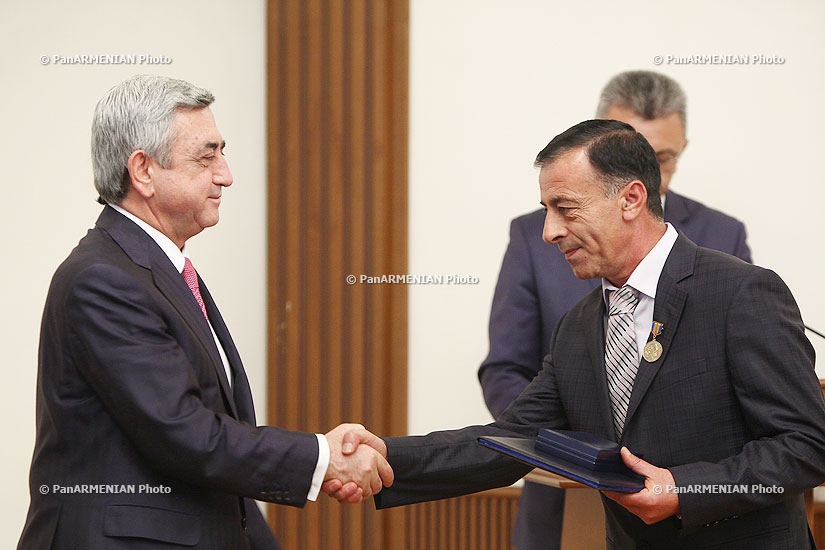 RA President Serzh Sargsyan holds a meeting at the Ministry of Territorial Administration