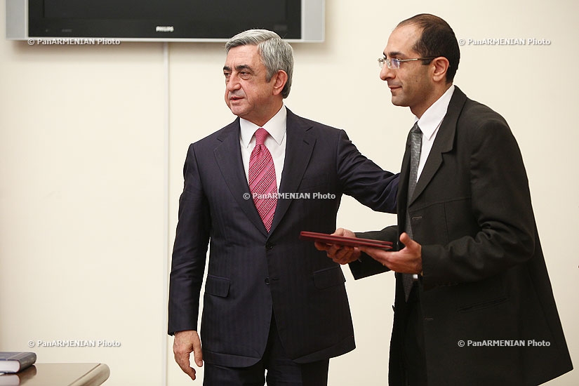 RA President Serzh Sargsyan holds a meeting at the Ministry of Territorial Administration