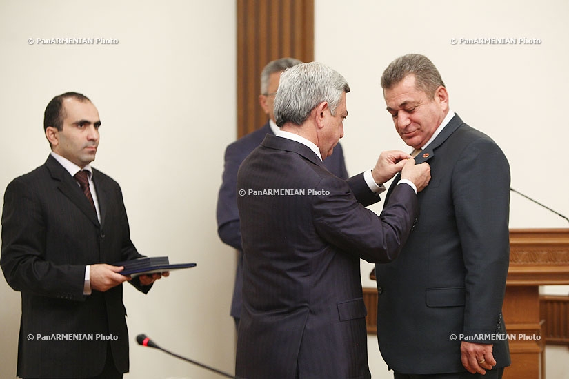 RA President Serzh Sargsyan holds a meeting at the Ministry of Territorial Administration