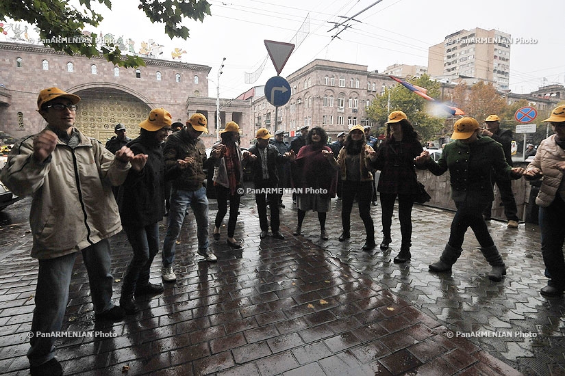 Folk dances in the frameworks of the actions for protection of Covered Market 