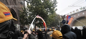 Народные танцы в рамках акций по освобождению Крытого рынка
