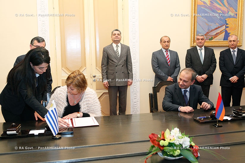 RA Govt. RA Minister of Economy Vahram Avanesyan and the minister of tourism in Uruguay Lilian Keshishyan sign cooperation agreement