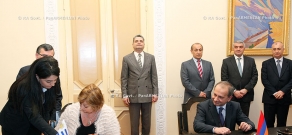 Правительство РА: Министр экономики Армении Ваграм Аванесян и министр туризма и спорта Уругвая Лилиан Кешишян подписали соглашение о сотрудничестве