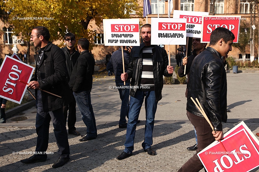 Студенческий союз АРФД Никол Агбалян инициировал шествие STOP