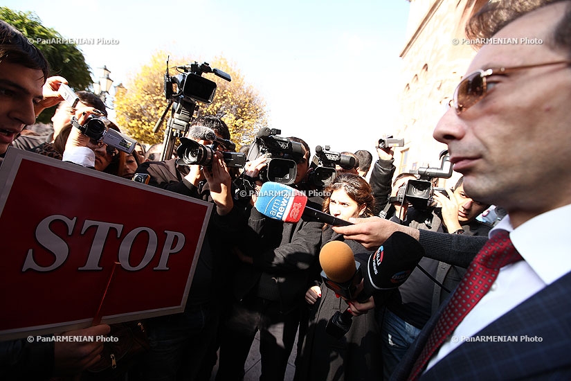 Студенческий союз АРФД Никол Агбалян инициировал шествие STOP