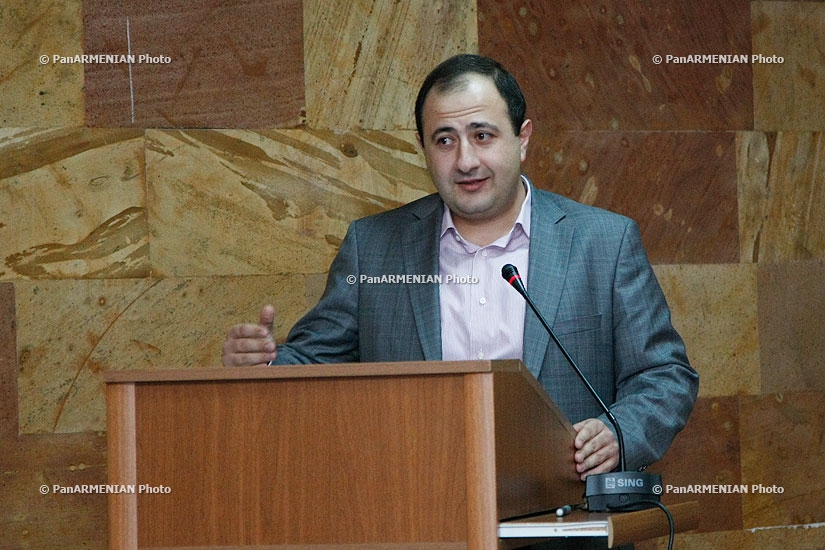 Grant certificates handed to winners of the program of assistance to young scientists’ researches 