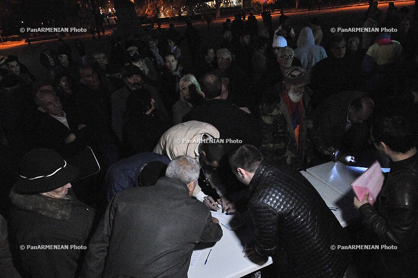 Signature campaign against gas and electricity price increase 