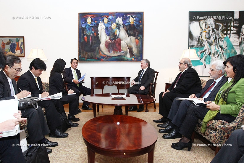 Министр иностранных дел РА Эдвард Налбандян принял замминистра иностранных дел Японии Хисаши Токунага