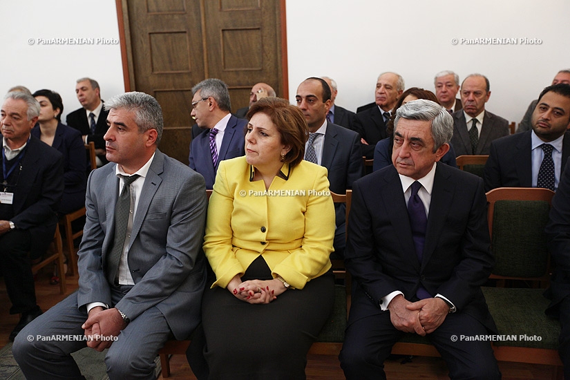 ՀՀ նախագահ Սերժ Սարգսյանն այցելել է Ե. Չարենցի անվան գրականության և արվեստի թանգարան
