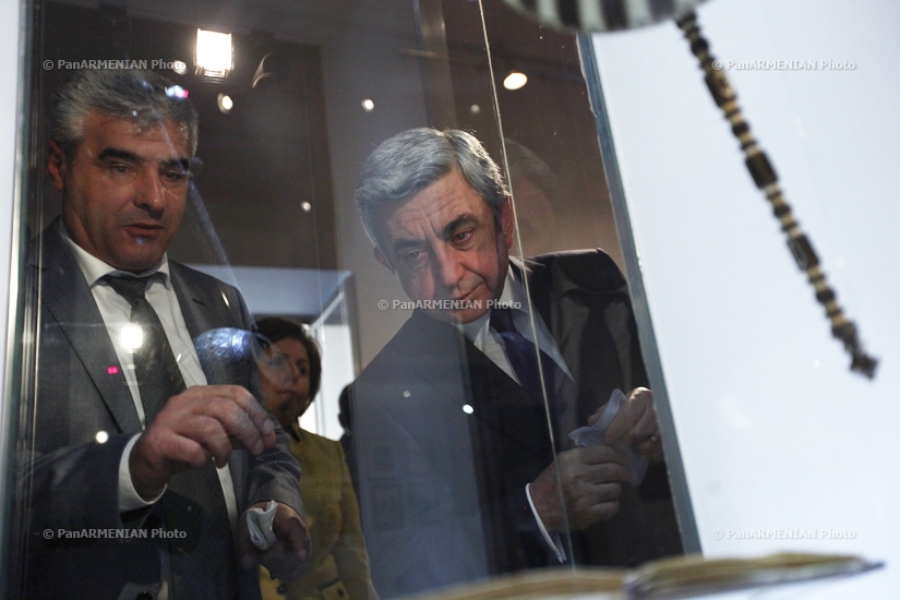 Президент Армении Серж Саркисян посетил музей литературы и искусства имени Егише Чаренца