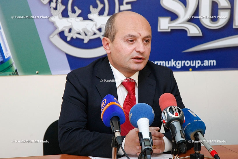 Press conference of Heritage Party's general secretary Stepan Safaryan 