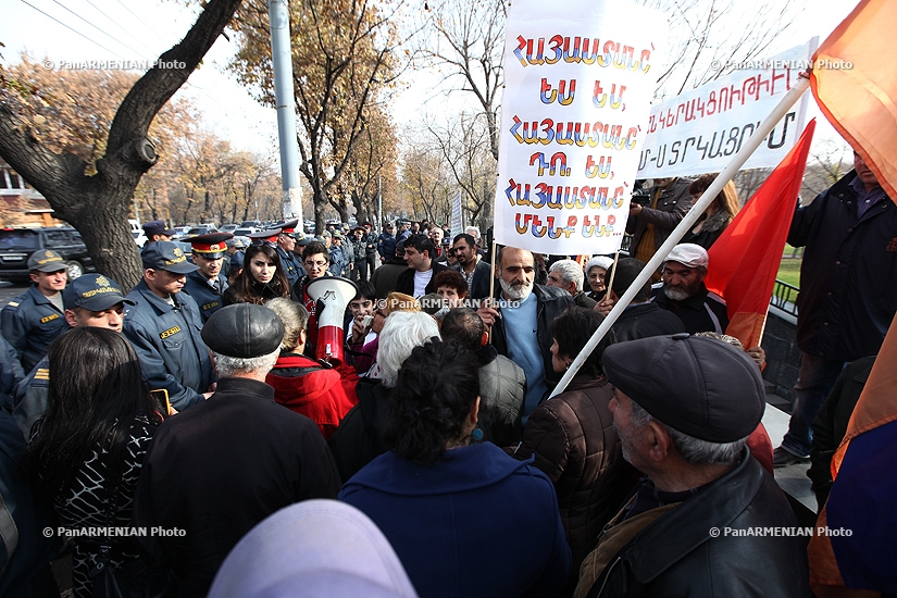 March to the presidential office with a demand of President Serzh Sargsyan’s resignation