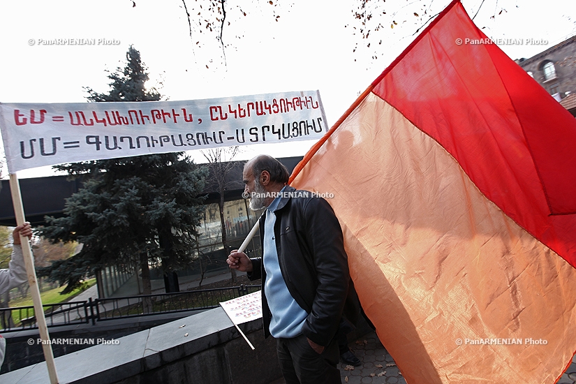 March to the presidential office with a demand of President Serzh Sargsyan’s resignation