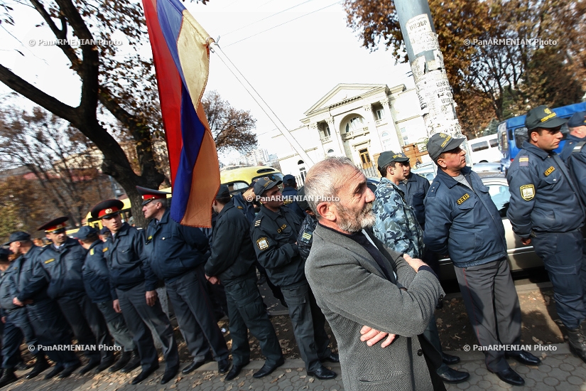 March to the presidential office with a demand of President Serzh Sargsyan’s resignation