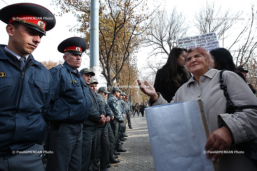 March to the presidential office with a demand of President Serzh Sargsyan’s resignation