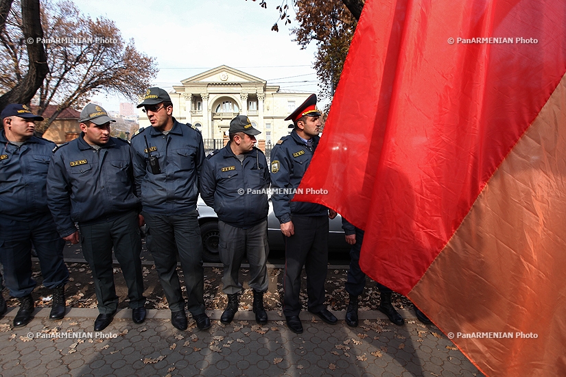 March to the presidential office with a demand of President Serzh Sargsyan’s resignation