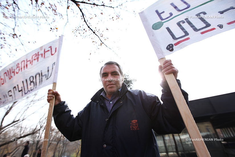 March to the presidential office with a demand of President Serzh Sargsyan’s resignation