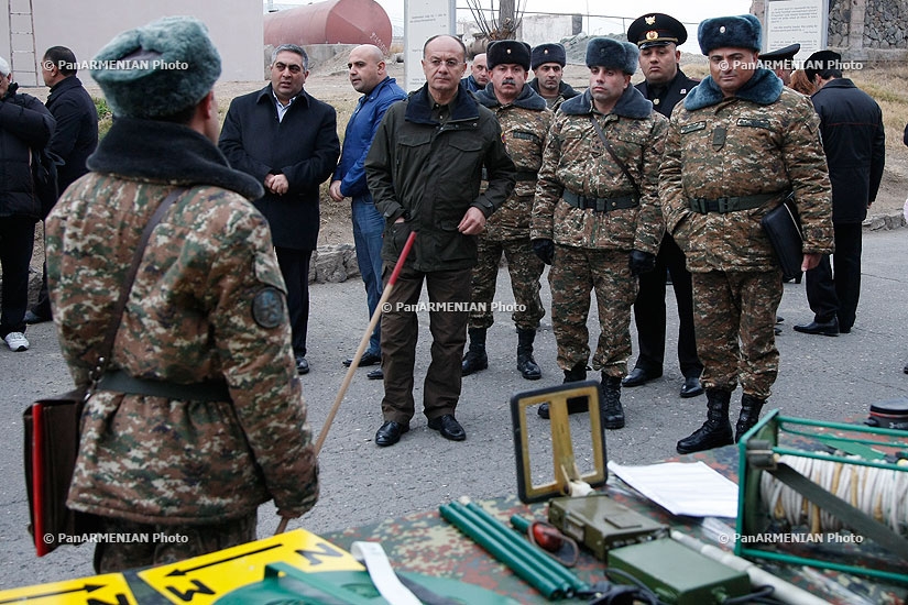 Министр обороны Армении Сейран Оганян посетил юго-западную пограничную зону Армении