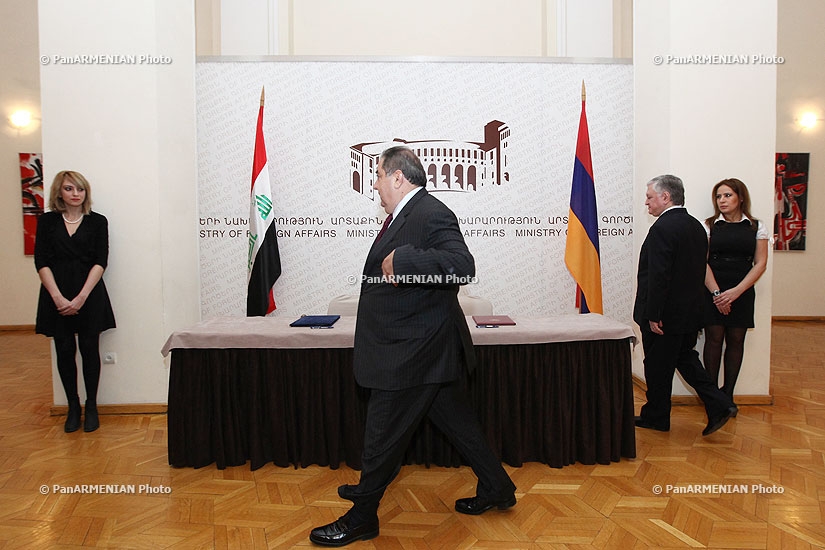 RA Minister of Foreign Affairs Edward Nalbandyan and Iraqi Foreign Minister Hoshyar Zebari sign Cooperation Memorandum