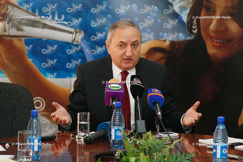 Press conference of economist Vardan Bostanjyan