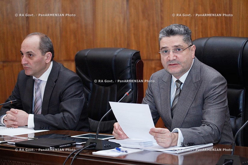 RA Govt.: First tablets of Armenian production were presented at the session of  Industrial Policy council by Prime Minister