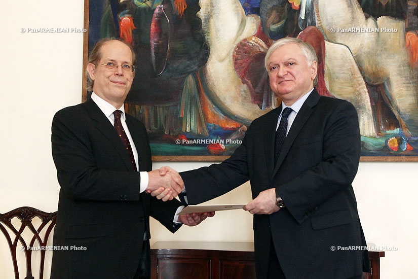 The newly appointed Italian ambassador Giovanni Ricciulli hands copies of his credentials to RA Minister of Foreign Affairs Edward Nalbandyan