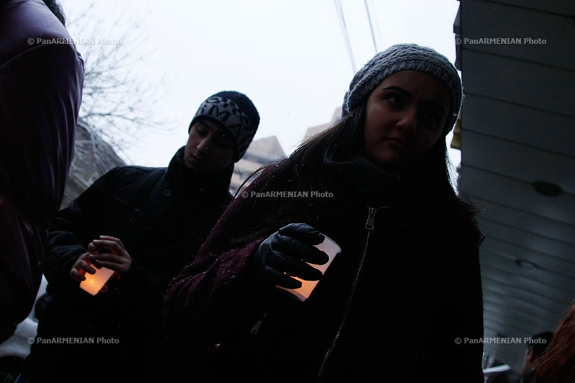 Шествие со свечами, посвященное памяти деятелям искусства погибших в 2013 году