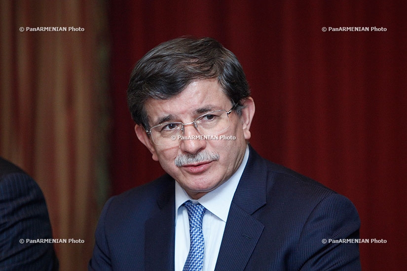 Пресс-конференция Министра иностранных дел Турции Ахмета Давутоглу 